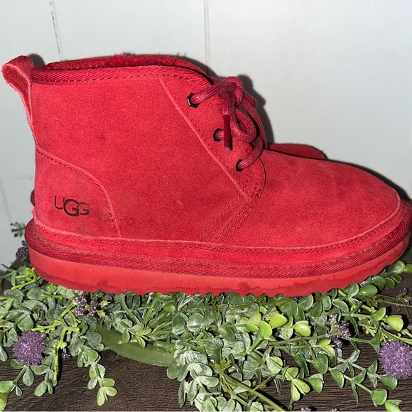 UGG Other - UGG Big Kids' NEUMEL II Boots Samba Red 1017320K Size 4